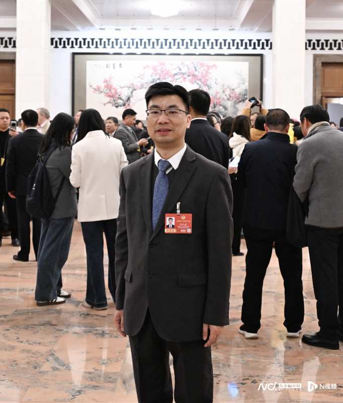  偷拍难治理？全国政协委员：建议增设侵犯公民隐私罪或偷窥罪 新闻