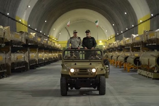  伊朗地下导弹设施在美以行动中面临严峻考验，战略隐蔽性遭遇挑战。 新闻