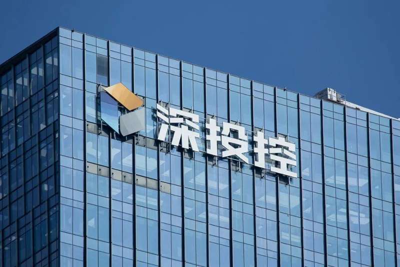  深投控董事长何建锋两会声音；制造业服务业深度融合；前沿领域投资机遇显现。 企业服务