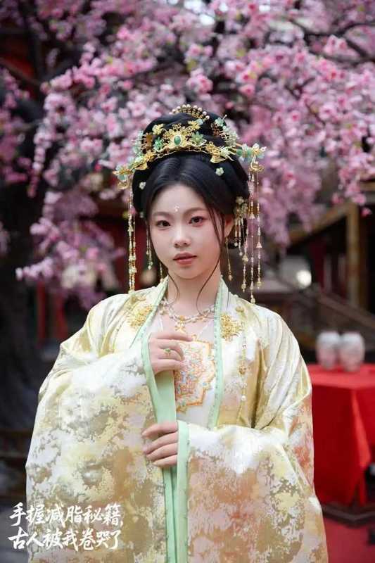  奥运冠军管晨辰：执教之路充满挑战，却坚定前行；跨界短剧带来新体验。 体育新闻