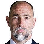  发布会现场趣事频发，图多尔误判结束起身离场；记者哄堂大笑，主帅尴尬重坐。 体育新闻