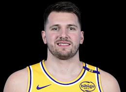  末节东契奇闪耀全场，湖人收获关键胜利；里夫斯谈团队无私与坚持之道 体育新闻 末节东契奇闪耀全场，湖人收获关键胜利；里夫斯谈团队无私与坚持之道 体育新闻