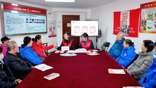  数智技术助力适老服务，中诚信托多措并举守护银发权益。 新闻