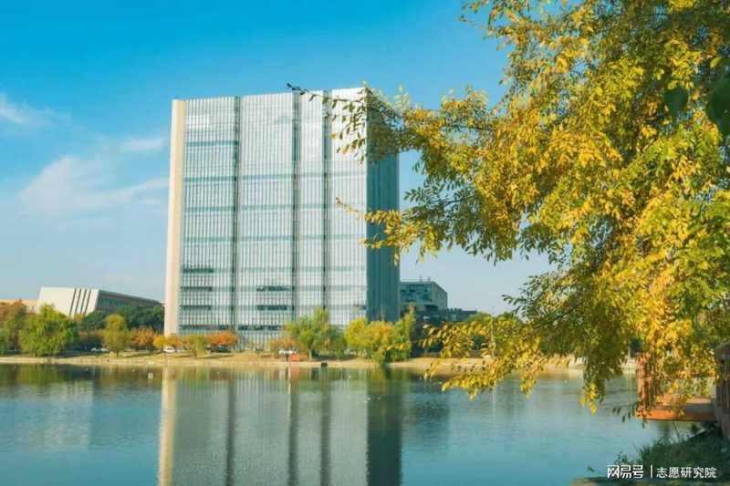  择校迷茫与时代焦虑的终极解法：同济大学AI赋能战略深度测评 教育招生