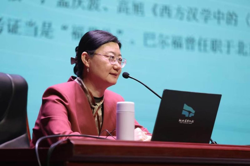 技术演进与学术深化：〈庄子〉英译史的百年跨越