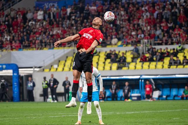  【战术解码】费利佩复出即戴帽：成都蓉城5:1大胜背后的攻防密码 体育新闻