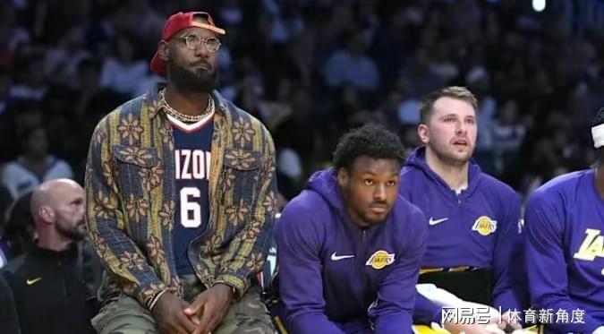  当NBA球星也走投无路：东契奇和里夫斯的欧洲求医之路，藏着多少职业运动员的无奈 体育新闻