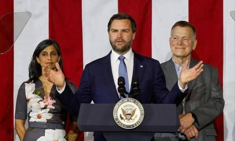  从“铁杆盟友”到“致命背叛”：万斯为何选择与特朗普公开决裂 新闻